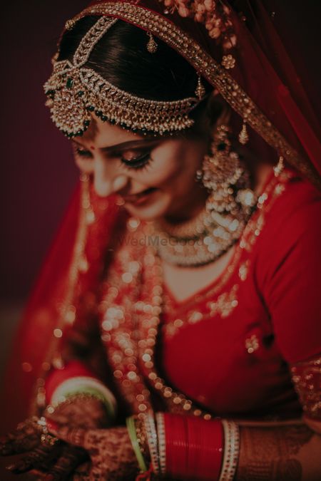 stunning mathapatti worn by a bride