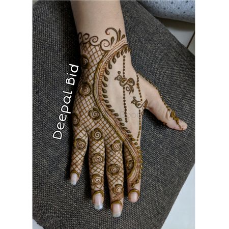 Fancy Floral! For mehndi order bookings and classes contact 09833887817... # fancy #floral #hennaforh… | Circle mehndi designs, Mehndi designs, Simple  mehndi designs