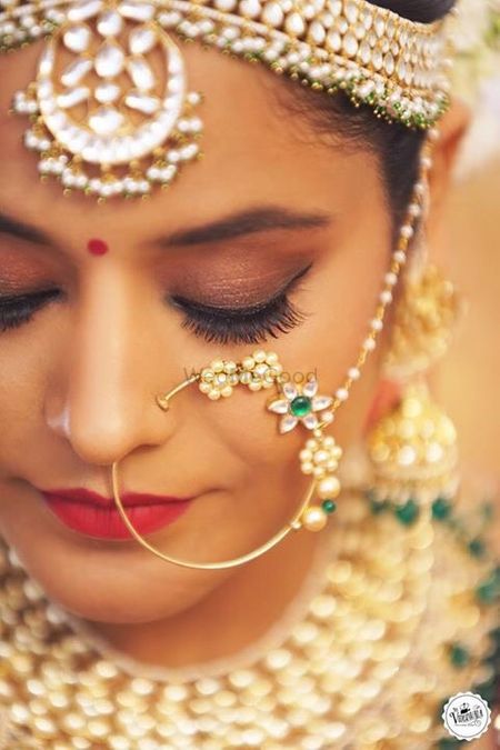 Round bridal Nath with embellishment