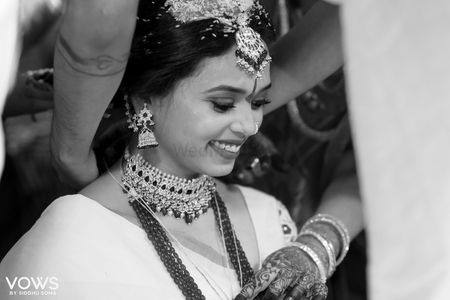 A bridal portrait at the time of tying the mangalsutra