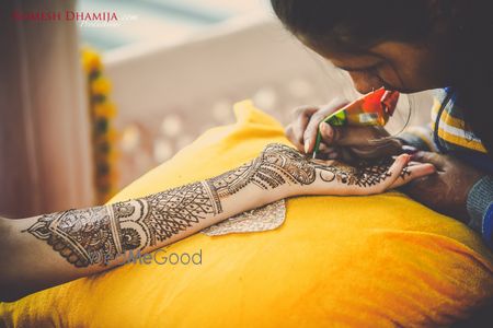 Bridal Hand Mehendi-Abstract Design