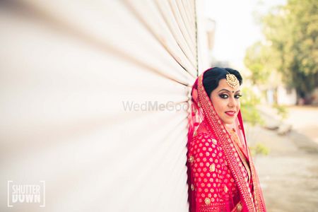 Hot Pink Dupatta in Gold Maangtikka