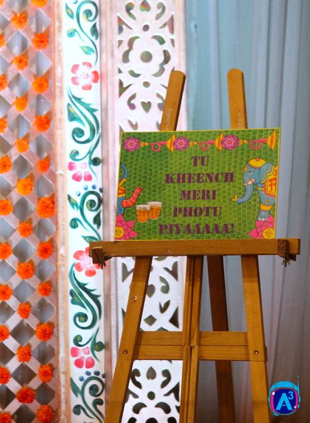 Printed Message Board with Quote on Easel