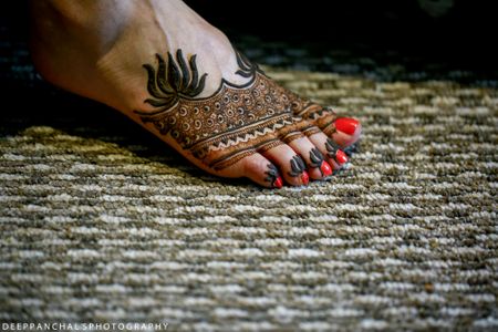 Photo of Lotus Motif Mehendi Design on Feet