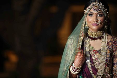 unique bridal jewellery for the wedding with heavy mathapatti