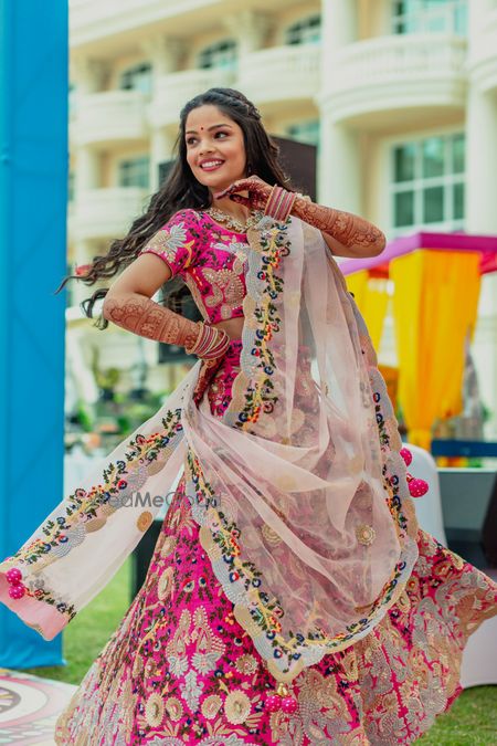 The bride dancing on her mehendi 