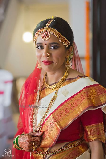 Photo of South Indian Bridal Jewellery with White Kanjeevaram