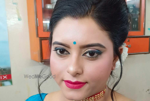 Urbashi Ladies Beauty Parlour Price Reviews Bridal Makeup In Kolkata Mirrors beauty lounge offers beauty salon deals in dubai! urbashi ladies beauty parlour price