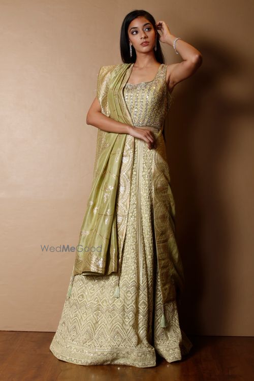 Banarasi gowns store