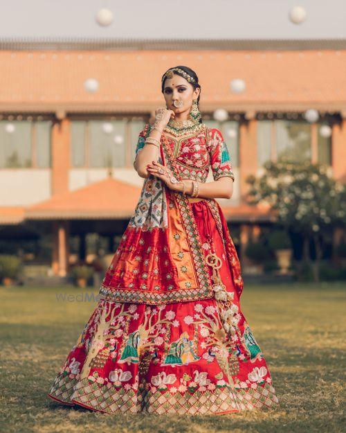 Red bridal lehenga with green dupatta deals