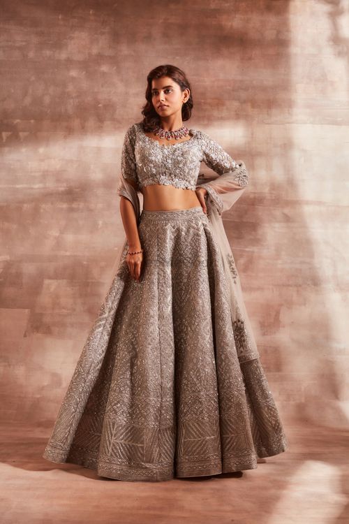 KD 6080 ORGANZA SILK EMBROIDERY AND PRINTED BUY ONLINE LATEST EXCLUSIVE  DESIGNER STYLISH FASHIONABLE SUPER COOL WEDDING ENGAGEMENT RECEPTION AND  NAVRATRI SPECIAL GRACEFUL LEHENGA CHOLI BEST RATE IN INDIA LONDON - Reewaz