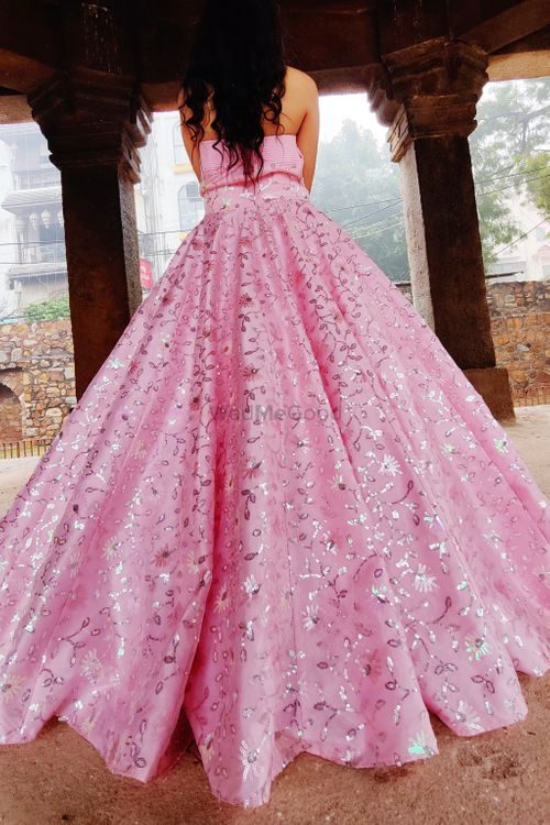 Pin by Moksha Jain on Look book | Engagement dress for bride, Indian  wedding reception outfits, Indian wedding gowns