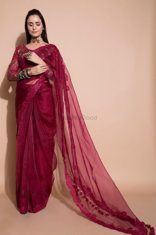 Maroon organza saree(Only saree) – Threads