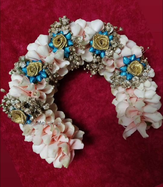 Readymade hot sale flower jewellery