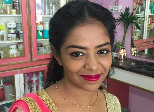Barbie beauty parlour hot sale