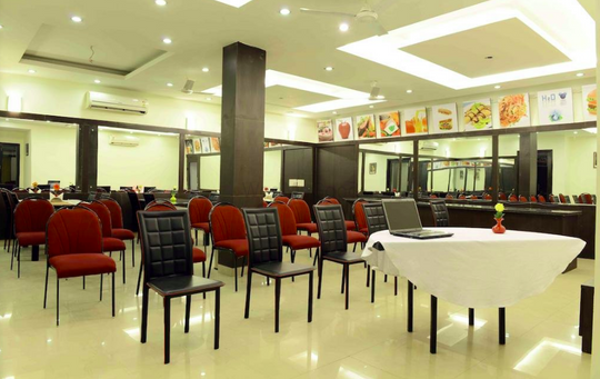 Hotel Golf View Suites Golf Course Road 100% Money Back 𝗕𝗢𝗢𝗞 Gurgaon  Hotel 𝘄𝗶𝘁𝗵 ₹𝟬 𝗣𝗔𝗬𝗠𝗘𝗡𝗧