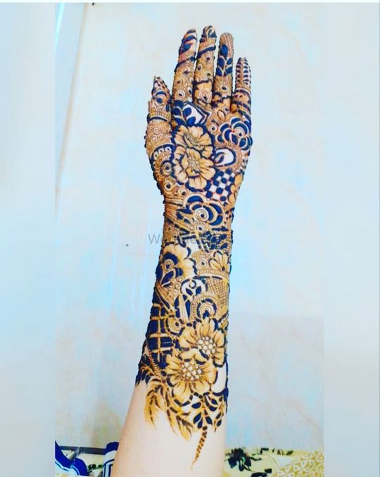 Career as a Mehendi Artist - Eligibility, Jobs, Salary | iDreamCareer