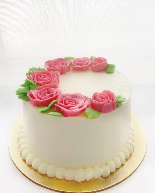 Cake Decor - Pune | Price & Reviews | White wedding cake, Cake decorating,  Wedding cakes