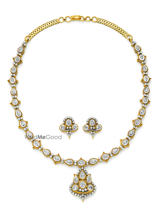Sakshi jewellers top