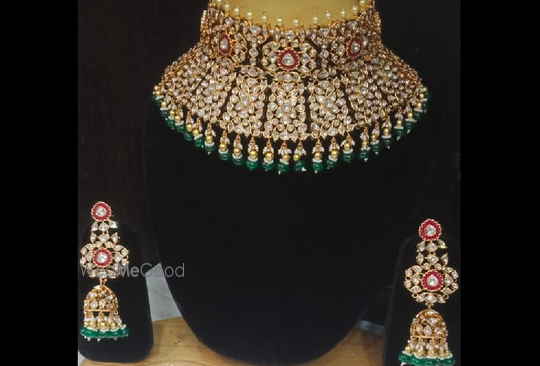 Artificial jewellery shop in cp shop