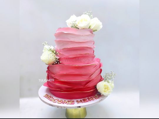 Wedding Cake- Photo by Maria Fasih Studios | Wedding cake photos, Tiered wedding  cake, Pakistani wedding photography