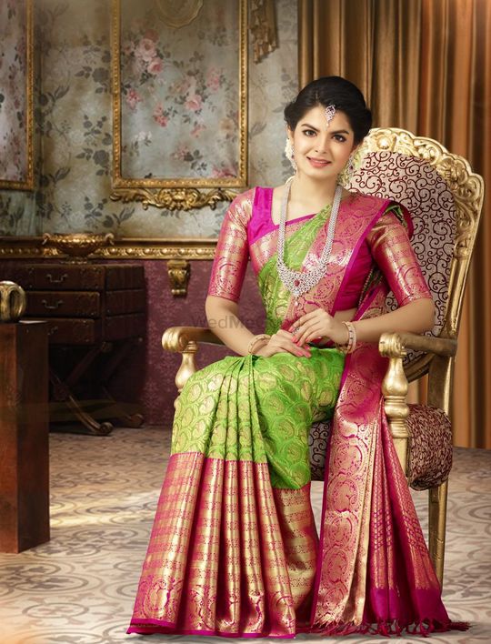 Aarti Ravi looks beautiful in a Traditional silk sarees! | Fashionworldhub