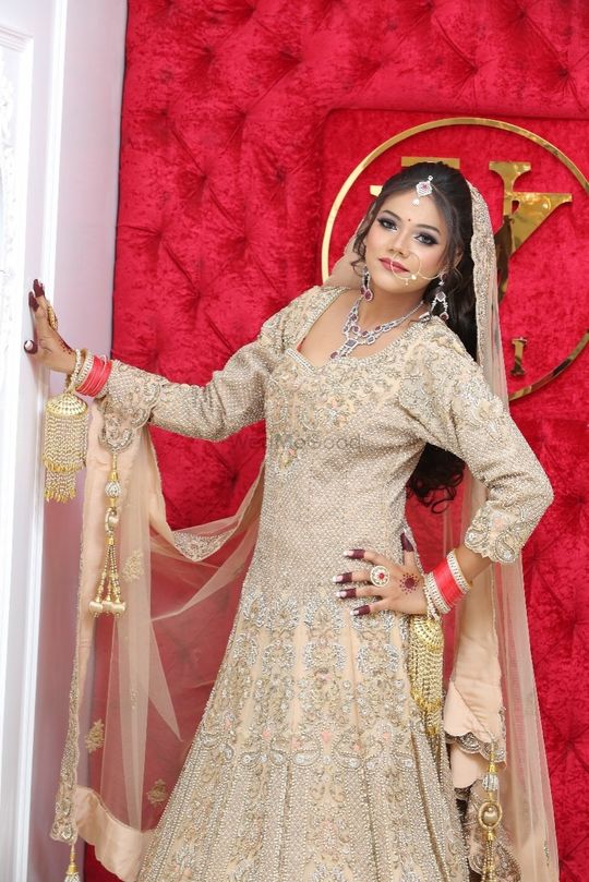 Golden Wedding Lehenga || Bridal Golden Lehenga || Fashion Femina Ludhiana  - YouTube