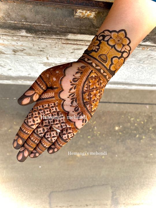 beautiful backhand mehandi design #handmehndi #mehandi #designbyshikha -  YouTube