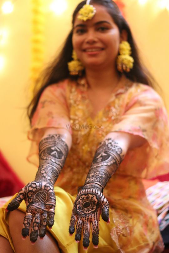 Bridal Mehendi at best price in Guwahati | ID: 18518339073