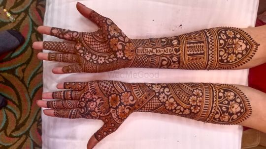 Portfolio of Kundan Mehendi Art | Bridal Mehendi Artists in Delhi NCR -  Wedmegood | Bridal mehndi designs, Legs mehndi design, Bridal mehendi  designs hands