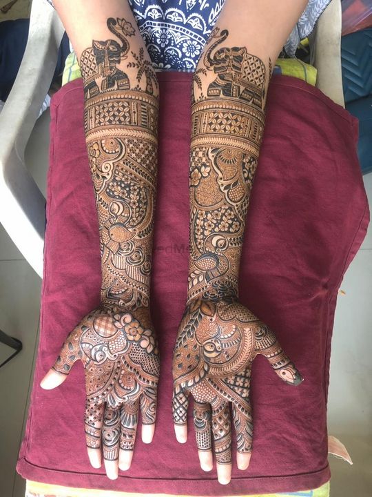 Best Mehendi Artists for Hire |Book Professional Mehendi Artists at  StarClinch