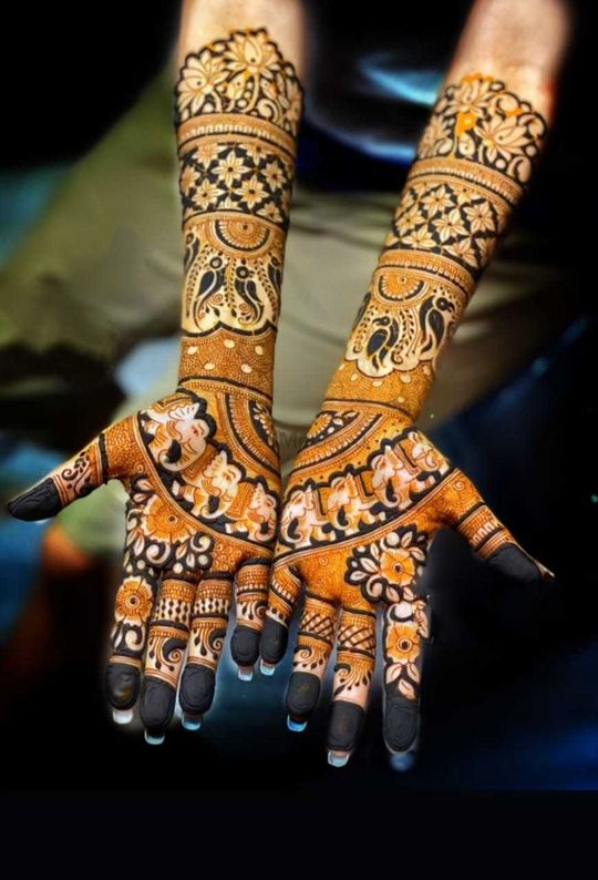 Wedding Mehandi Designer in East Delhi 9990765694, Jaipuri Mehandi Artist  in East Delhi,Bridal Mehandi Designer in Delhi,Ethnic Bangles in East Delhi