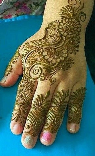 Bridal Back Hand Mehndi Designs To Look Like A Diva | HerZindagi