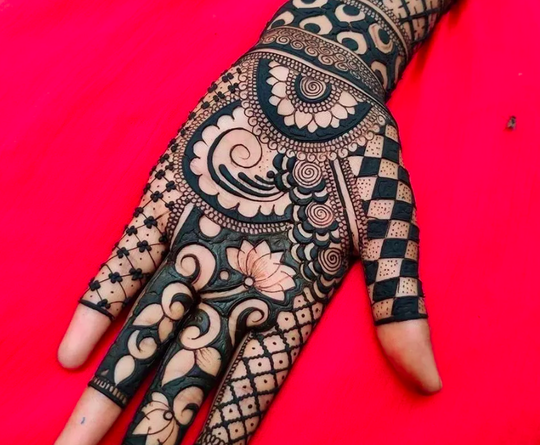 Latest 15 Simple Arabic Mehndi Designs This Wedding Season! - Hiscraves