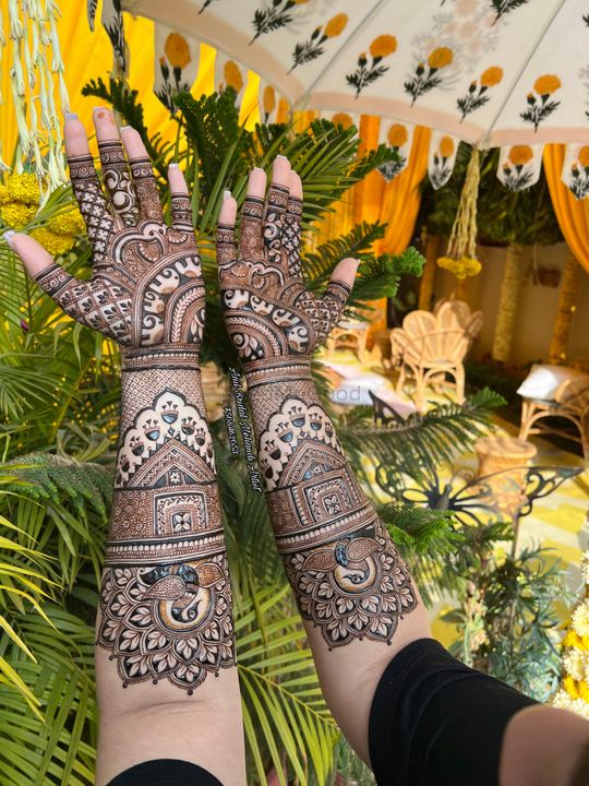 Pakistani Bridal Henna Designs High-Res Stock Photo - Getty Images