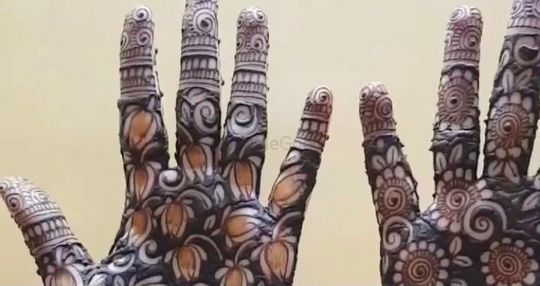 Pin by Sarita Mohta on Henna | Latest simple mehndi designs, Unique mehndi  designs, Engagement mehndi designs