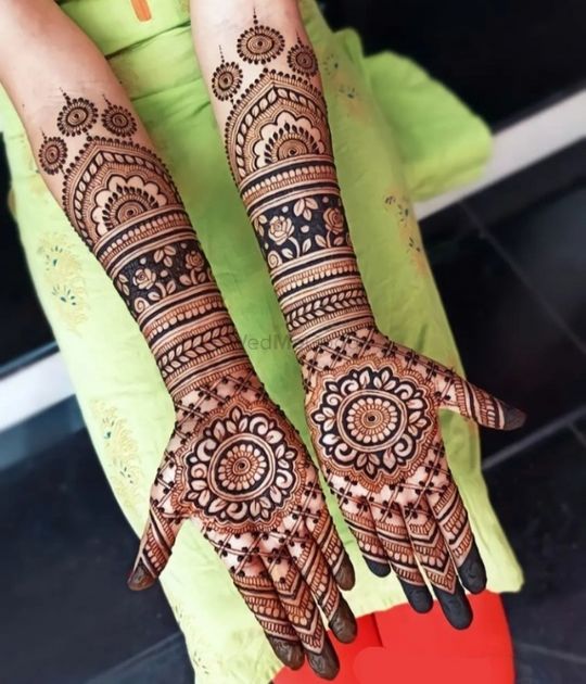 Special karva chauth home service freelancer Professional mehandi artist  and bridal For booking 9811535208 📲📞 📩 #mehndi #mehndid... | Instagram