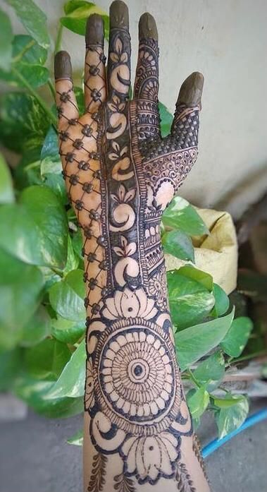 Sachin Mehndi Art: Beautiful Hand Henna Designs