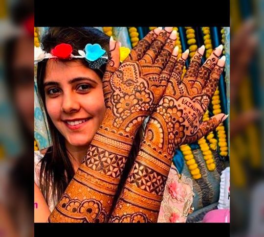 Heavy indian for Bride's Bhabhi♥️ Hurry up for this upcoming wedding season  DM for classes and bookings #henna#hennatattoo#hen... | Instagram