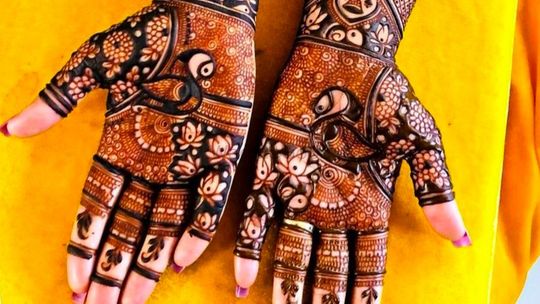 Front and Back Hand Arabic Mehandi Design Service at best price in Noida