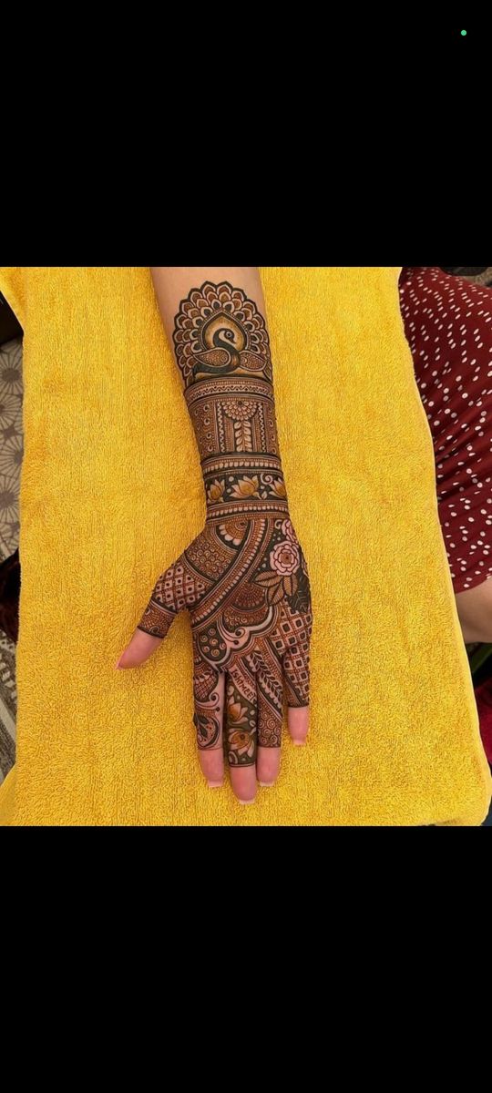 Mina Mehendi Artist Mehndi Artists in Hyderabad | Fabweddings.in