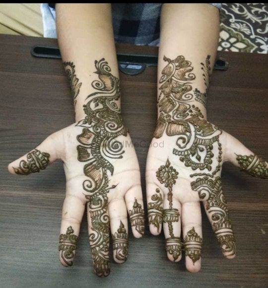 Qatar Henna Artist 🇶🇦 | Khaleeji bridal design!🤍 #hennadesign  #khaleejihenna #henna #qatarhenna #hennatrendzvideos #hennaaddict  #hennalove #selftaughtartist ... | Instagram