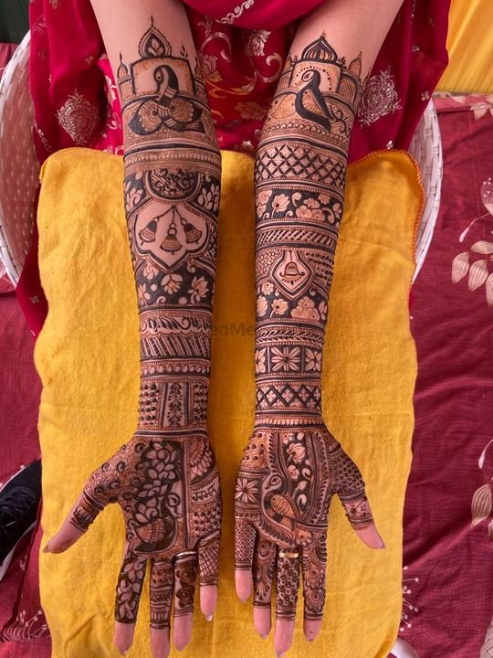 12 Simple Henna/Mehndi Designs for Men and Groom