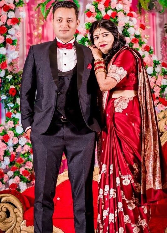 Manish Malhotra Bride Stuns In 'Laal Shaadi Ka Joda' At Wedding, Dons  Sequinned Outfit On Engagement