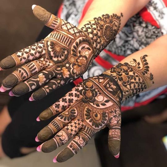 Soni Khan | bridal mehndi in rambagh palace, jaipur Book your special day  with @sonis_henna DM for classes related inquiry Call or WhatsApp on  9718... | Instagram