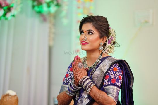 Image of Indian Bridal Makeup , Bridal Makeup Hairstyle , Latest Indian  Bridal Makeup . Wedding Makeup Images-CZ014266-Picxy