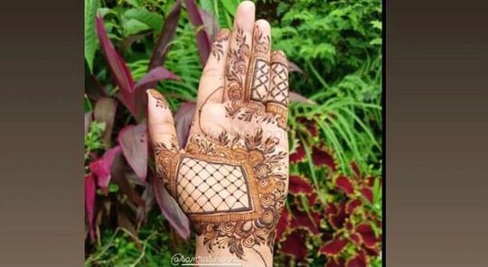 Sonia Mehendi Artist- Price & Reviews | Bhubaneswar Mehndi Artists