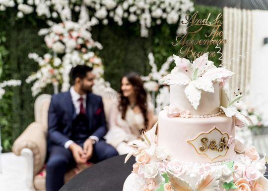 Send Themed Couple Wedding Cake Online | Phoolwala