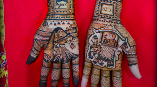 You Won't Believe How Much This Celeb-Fave Mehendi Artist Charges! -  India's Largest Digital Community of Women | POPxo