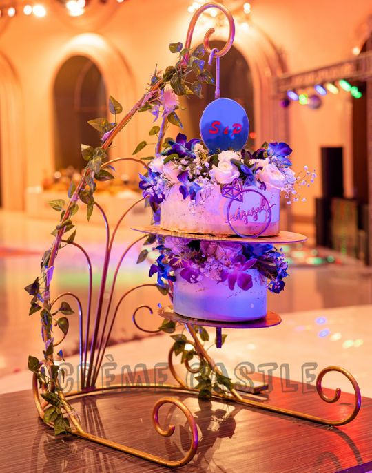 Glamorous Wedding Cake- Order Online Glamorous Wedding Cake @ Flavoursguru